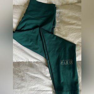 Size L FLEO leggings